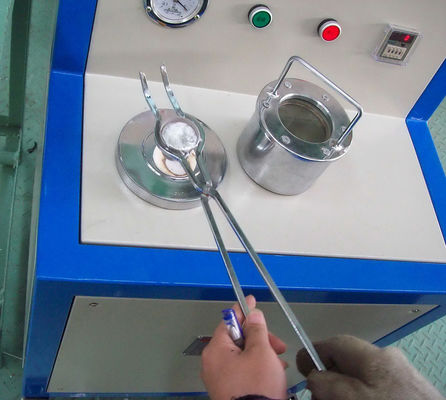 3.5 kg de analisador de hidrogénio com um tempo de ensaio inferior a 3 minutos e um caudal de gás da amostra de 0,5 a 2 l/min para uma detecção precisa de hidrogénio