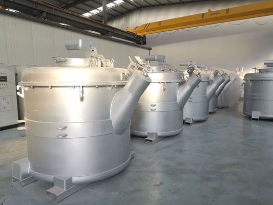 Bule 1500 quilogramas de alumínio da capacidade que derrama a concha da fornalha industrial para transportar o líquido