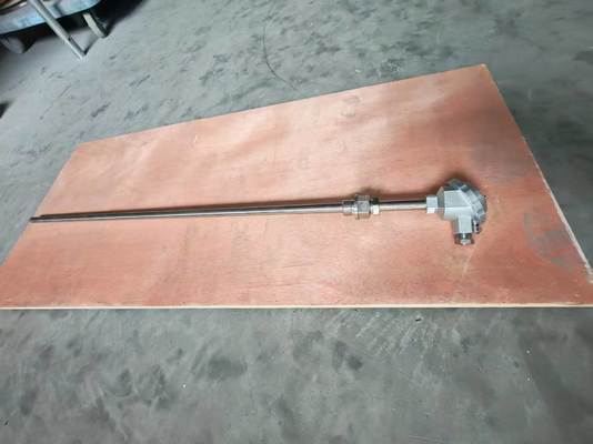 Sensor de temperatura do termocouple com medição de tensão Seebeck e junção de metais diferentes