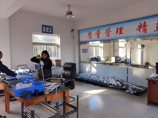 Sensor de temperatura do termocouple com medição de tensão Seebeck e junção de metais diferentes