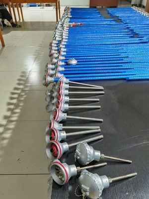 Sensor de temperatura do termocouple com medição de tensão Seebeck e junção de metais diferentes