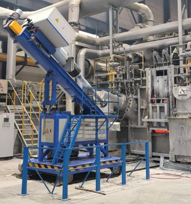 930 quilogramas de alumínio de alumínio elétrico pequeno da fornalha de derretimento do lingote de 880mm que derrete rapidamente