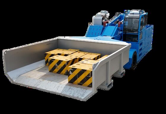 Veículo de Carregamento de Forno com Contêineres de Sucata Intercambiáveis, Elevação Vertical e Braço Telescópico para Carregamento Eficiente