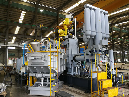 Fornalha de alumínio da terra arrendada da indução 700KG para o metal líquido de derramamento de derretimento de alumínio